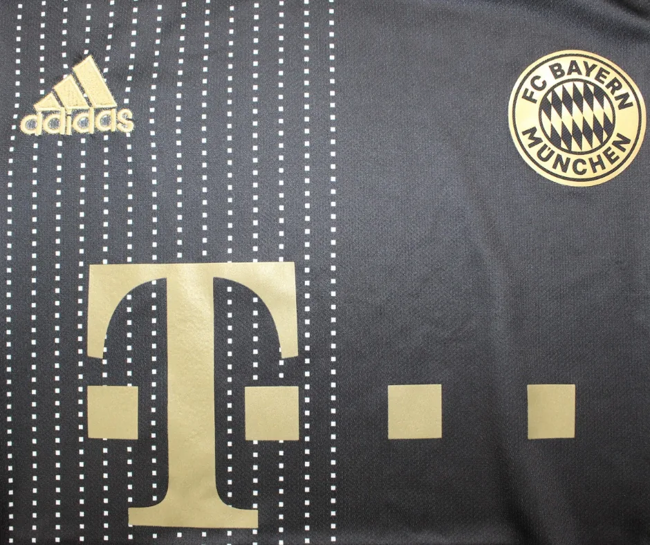 Bayern Munich Visita - 21/22